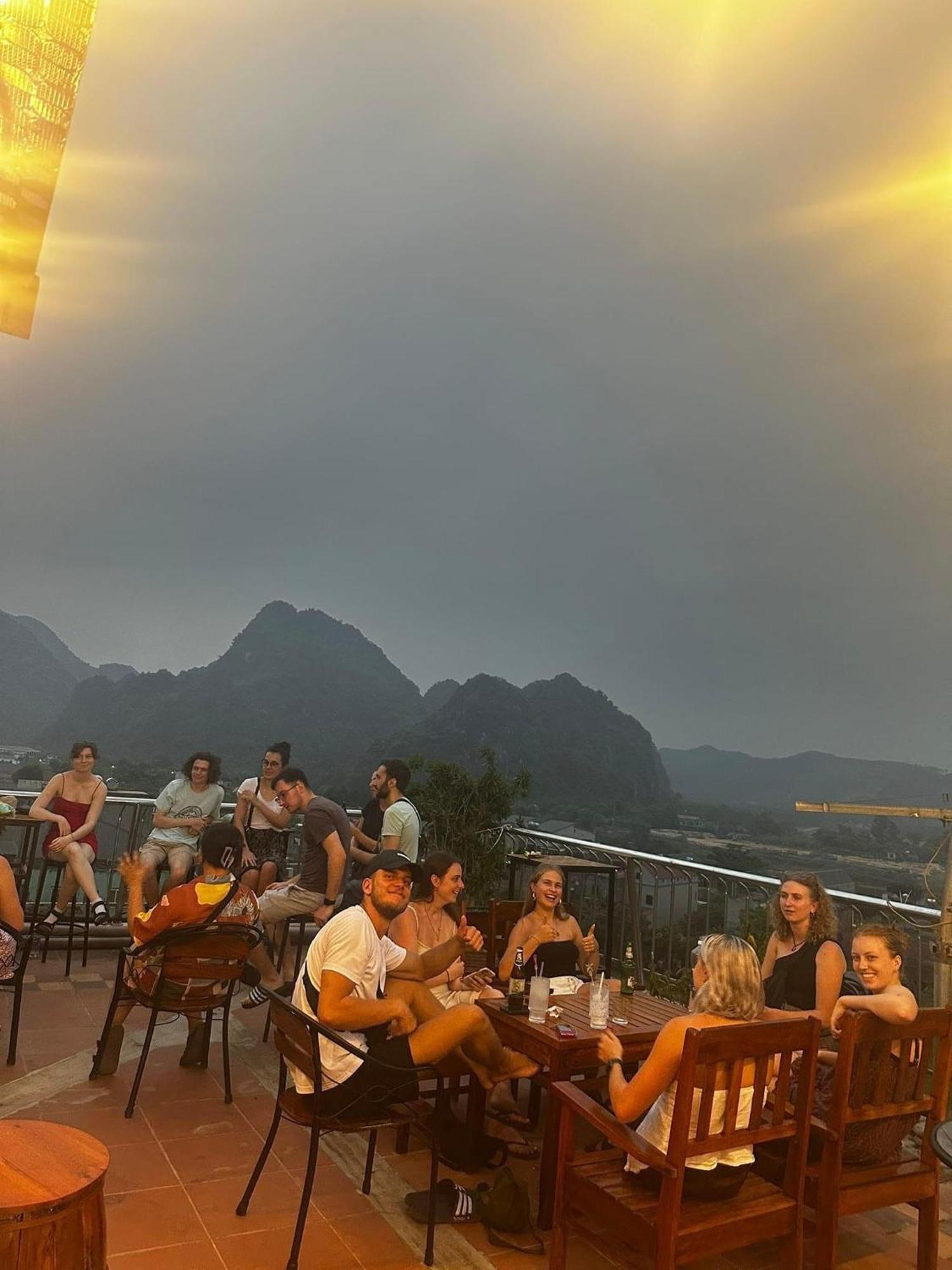 Phong Nha Jasmine Hostel & Roof Top Bar Exterior photo