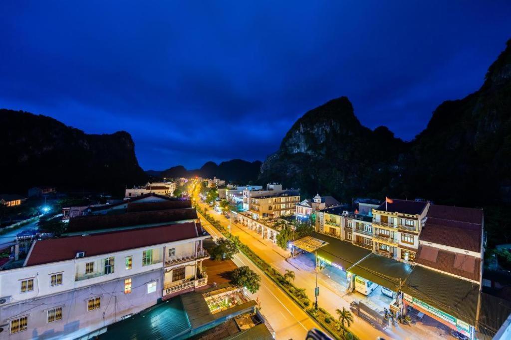 Phong Nha Jasmine Hostel & Roof Top Bar Exterior photo